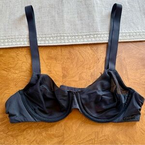 skims ultra fine mesh scoop bra size 34A